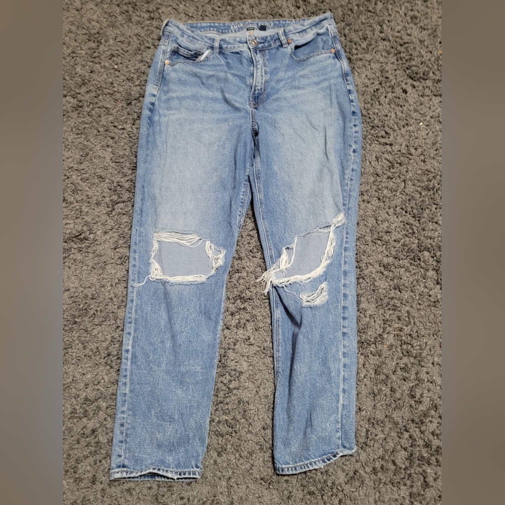 Ametican Eagle Distressed Mom Jeans